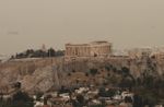 Αφρικανική σκόνη πάνω από την Eλλάδα – Πότε υποχωρεί το φαινόμενο και ανεβαίνει η θερμοκρασία