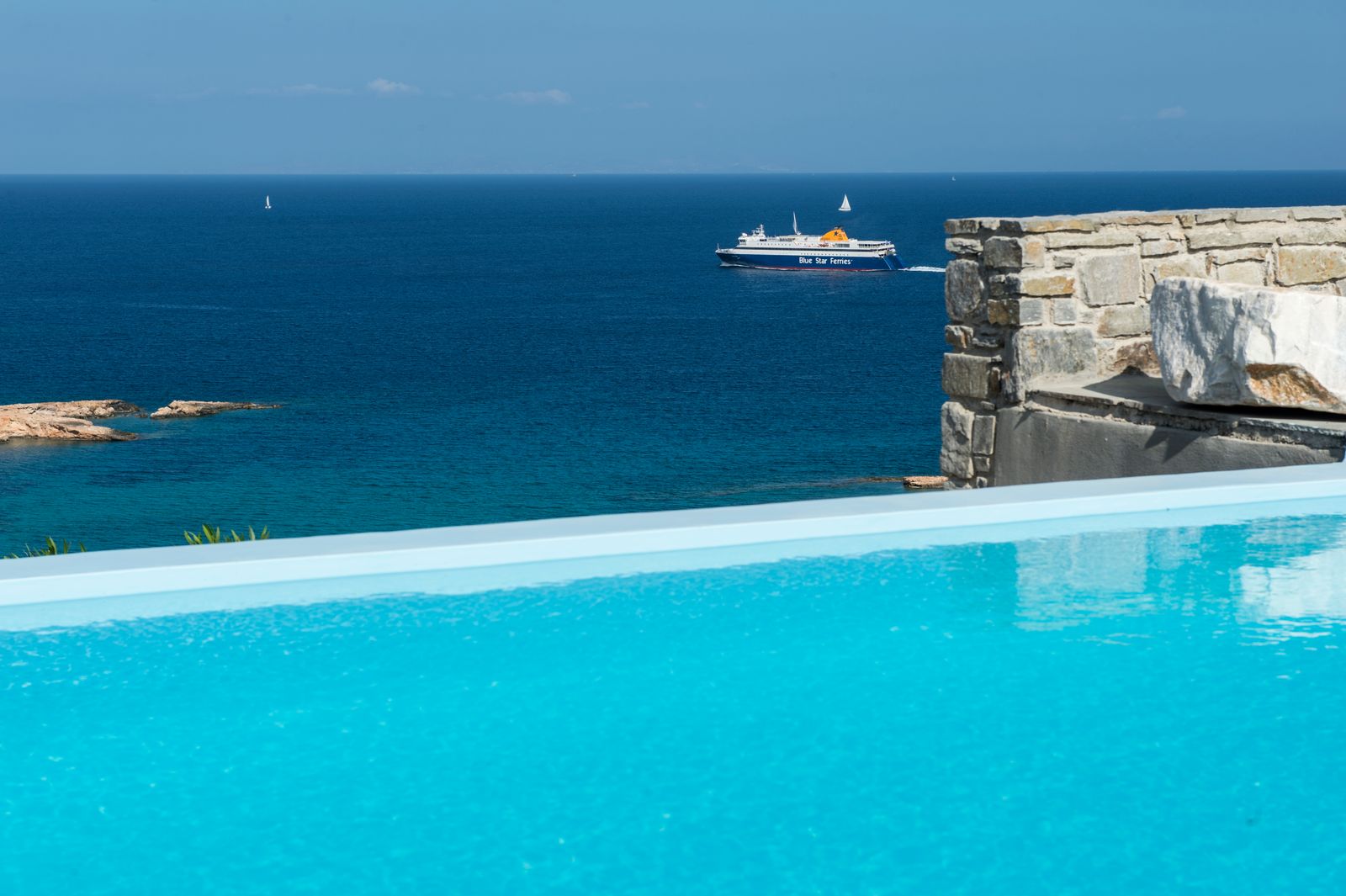 Η Πάρος ανάμεσα στα πιο hot νησιά της Μεσογείου για αγορά κατοικίας !