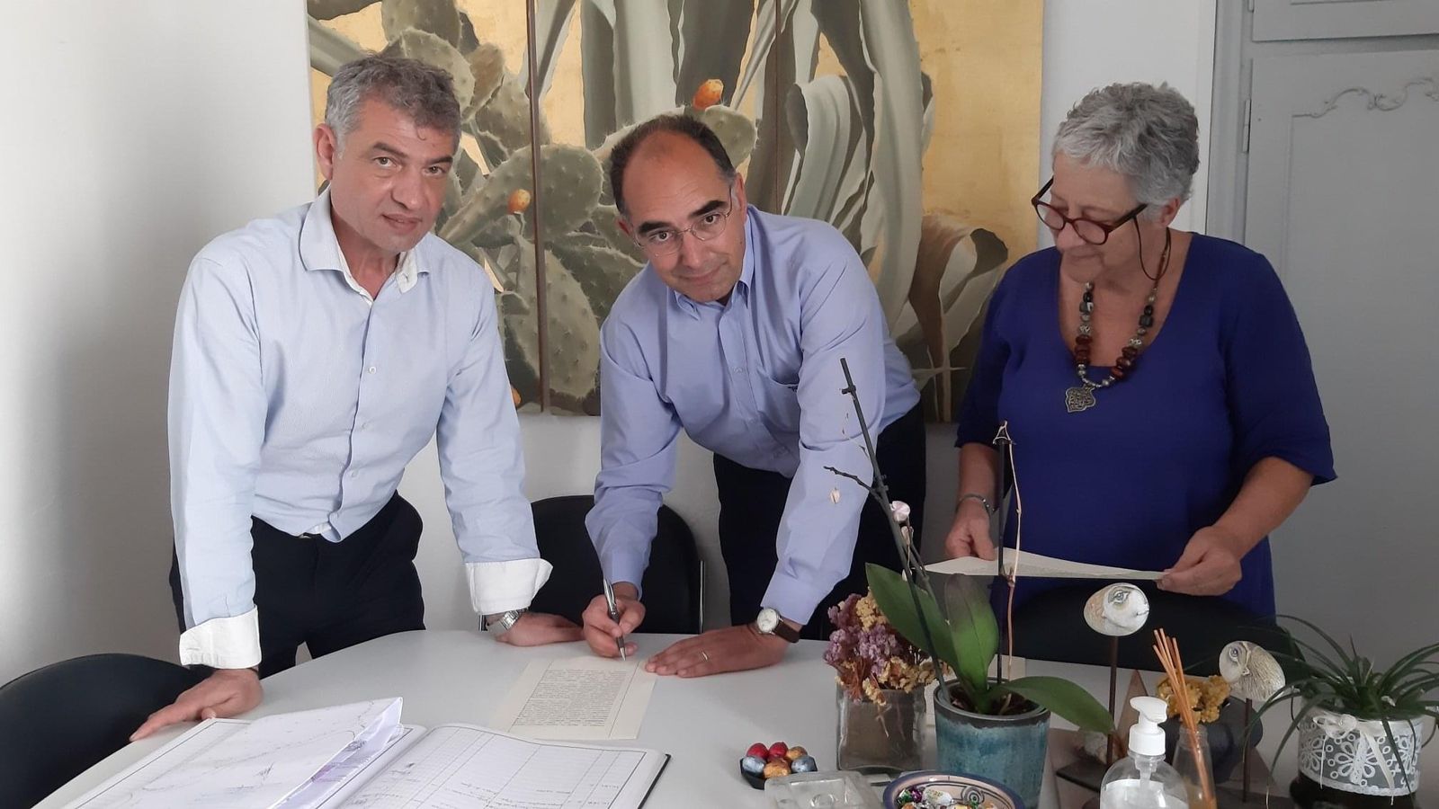 Υπεγράφη η παραχώρηση του ακινήτου για την ανέγερση του γυμνασίου Παροικιάς μεταξύ περιφέρειας και δήμου !