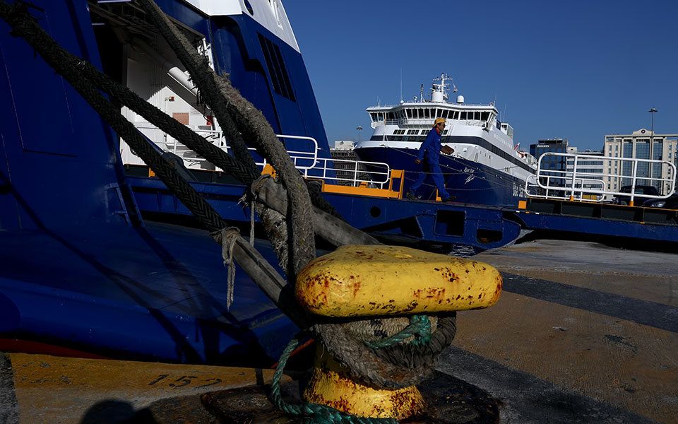 Απεργία: Δεμένα τα πλοία στα λιμάνια στις 16 Μαρτίου