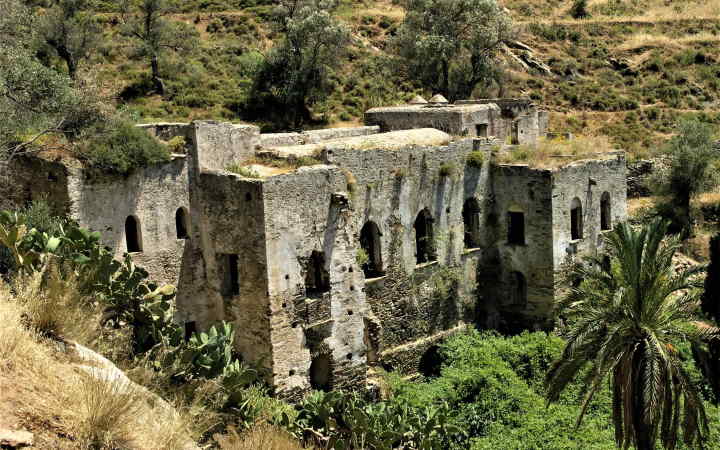 Αποκατάσταση του Μεγάρου των Ιησουιτών, στα Καλαμίτσια Μελάνων Νάξου