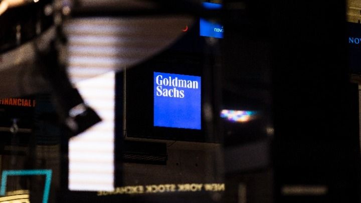 Goldman Sachs: H Ελλάδα βρίσκεται ένα βήμα μακριά από την ανάκτηση της επενδυτικής βαθμίδας