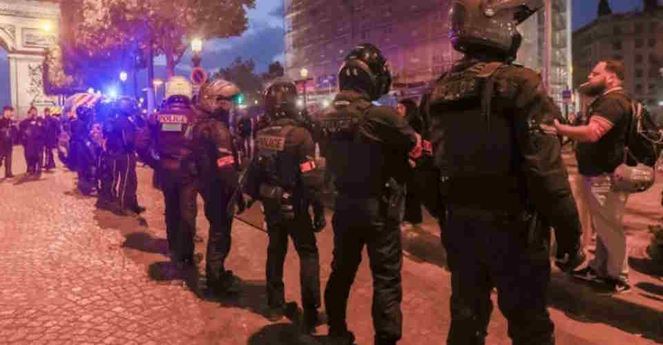 Πέμπτη νύχτα ταραχών στη Γαλλία - Εκατοντάδες συλλήψεις - Δεν πάει Γερμανία ο Μακρόν
