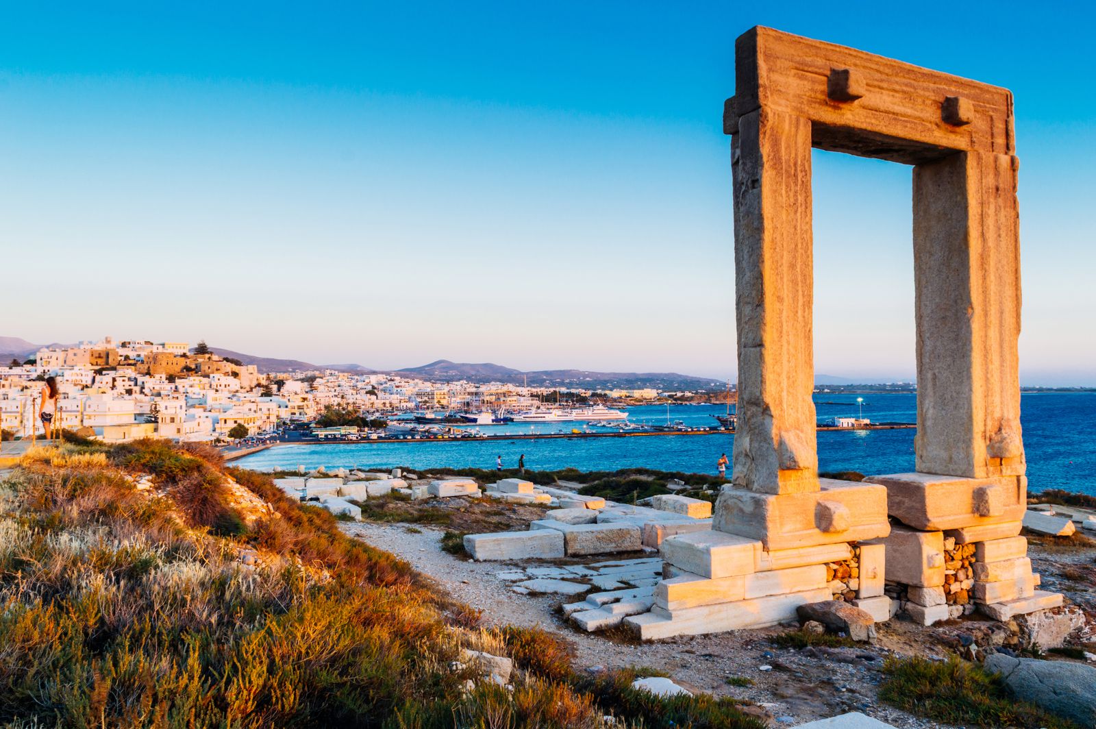 Αυστριακά ΜΜΕ: Εξερευνήστε τη Νάξο από τα μοναδικά γραφικά χωριά ως τις χρυσαφένιες αμμουδιές της
