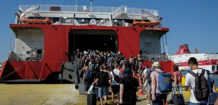 Παρέμβαση Μητσοτάκη για τα πανάκριβα ακτοπλοϊκά εισιτήρια - Στο Μαξίμου οι ακτοπλόοι για εξηγήσεις
