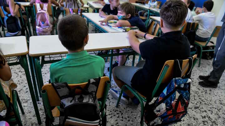 Προσλήψεις αναπληρωτών: Αντίστροφη μέτρηση για την πρόσκληση του υπουργείου Παιδείας