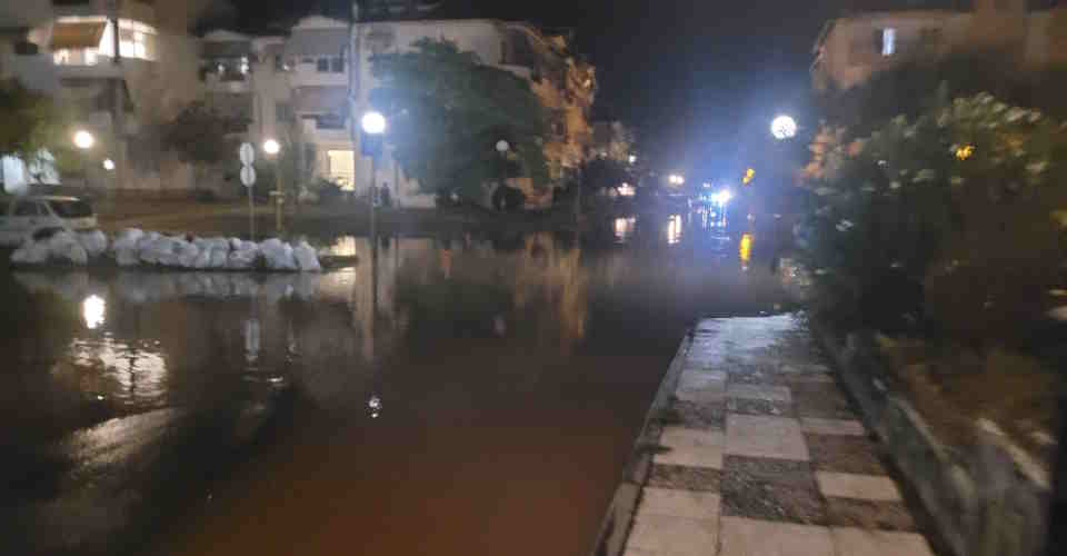 Κακοκαιρία Daniel: Αγωνία να μη "σπάσει" ο Πηνειός - Στα 9 μέτρα η στάθμη του ποταμού