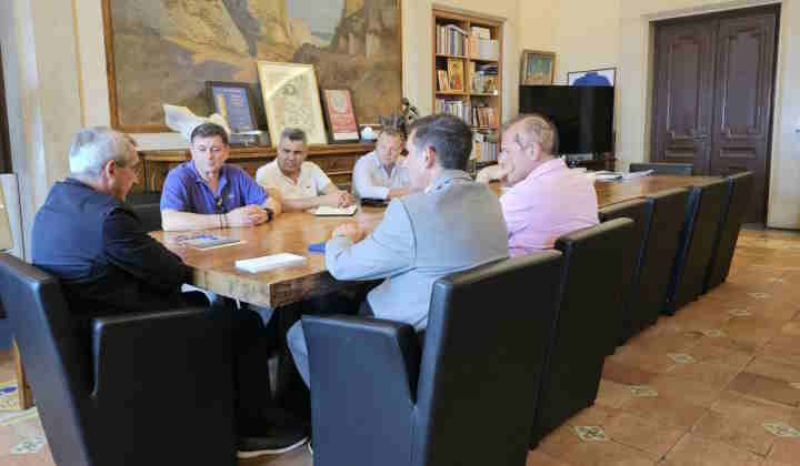 Επιχείρηση μετακίνησης των μεταναστών από κεντρικά σημεία της πόλης της Ρόδου ζήτησε ο Περιφερειάρχης
