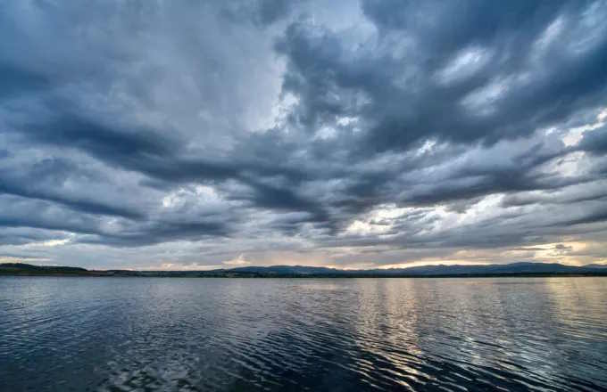 Αλλάζει ο καιρός τις επόμενες ημέρες με πτώση της θερμοκρασίας και τοπικές βροχές