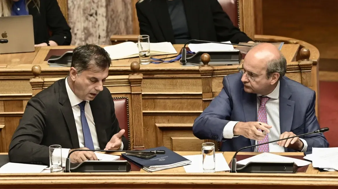 Κατατέθηκε στη Βουλή το ν/σ με τα μέτρα για τον περιορισμό της φοροδιαφυγής