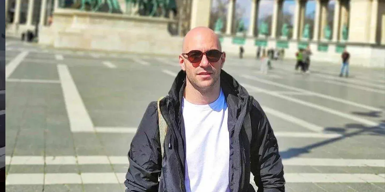 Πέθανε ο αστυνομικός από τα επεισόδια στου Ρέντη -
Είχε χτυπηθεί από φωτοβολίδα