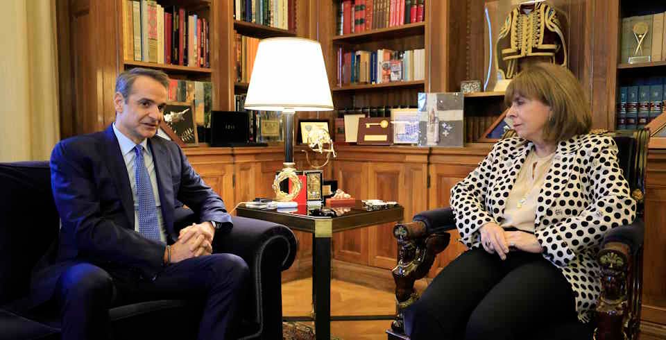 Μητσοτάκης σε Σακελλαροπούλου: Είμαστε σε τροχιά σημαντικών αλλαγών, ιστορική η μεταρρύθμιση για τα πανεπιστήμια