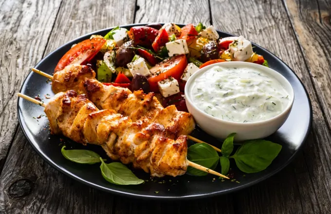 Taste Atlas: Η ελληνική κουζίνα η δεύτερη καλύτερη στον κόσμο – Στην κορυφή Ιταλία και Ιαπωνία