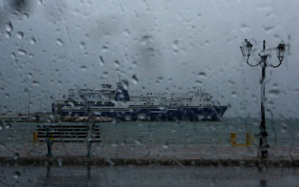 Καιρός: Βροχές και χαμηλές θερμοκρασίες σήμερα - Πότε ανεβαίνει πάλι ο υδράργυρος