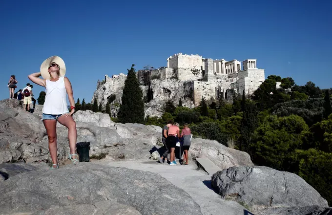 Ελλάδα και Ρόδος στην κορυφή των βρετανικών αναζητήσεων για ταξίδια το 2023