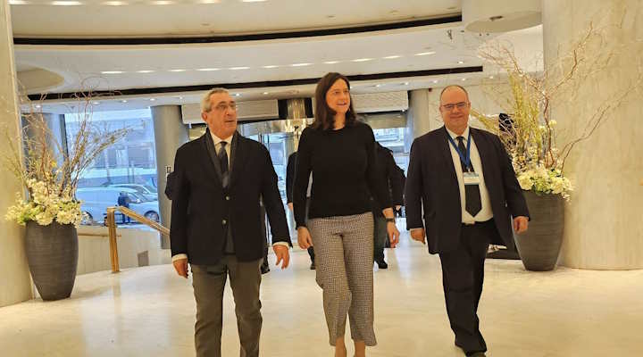 Γιώργος Χατζημάρκος στην Υπ. Εσωτερικών Νίκη Κεραμέως στη ΓΣ της ΠΕΔ: Οι οριζόντιες πολιτικές δεν αντιμετωπίζουν τα ειδικά ζητήματα των νησιών