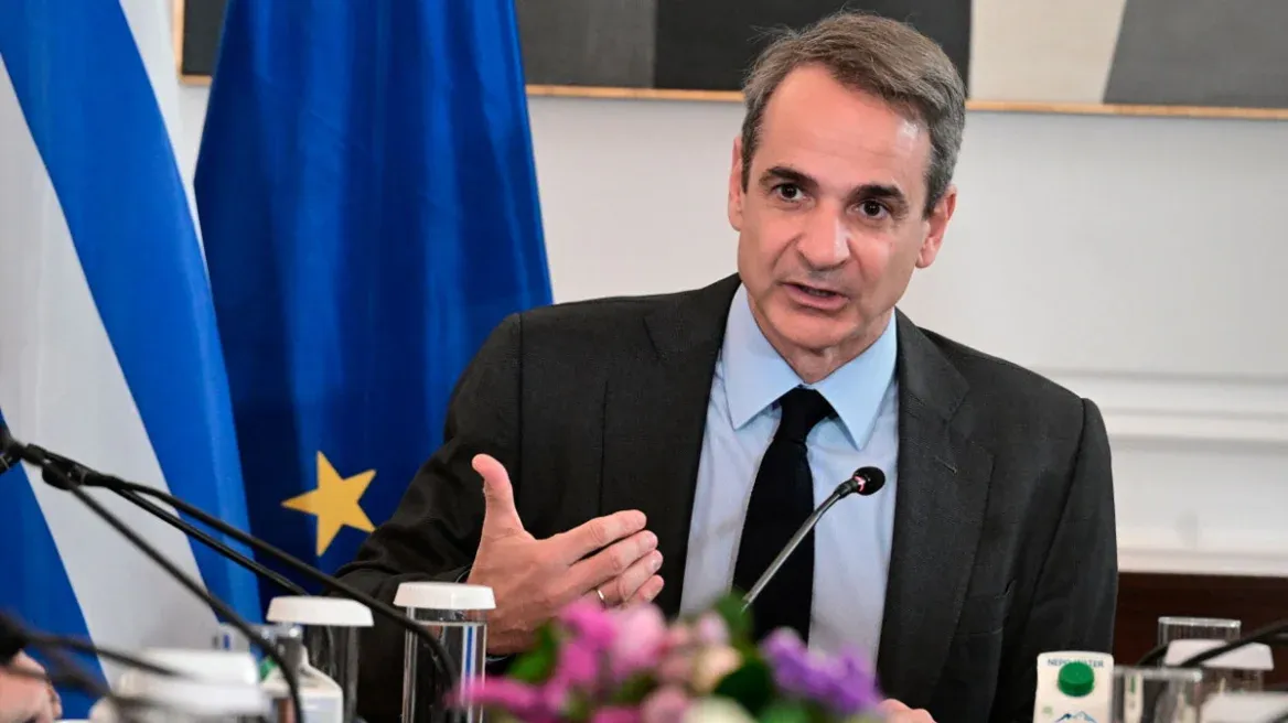 O Μητσοτάκης στο Βουκουρέστι για το συνέδριο του ΕΛΚ - Η ατζέντα και οι επαφές