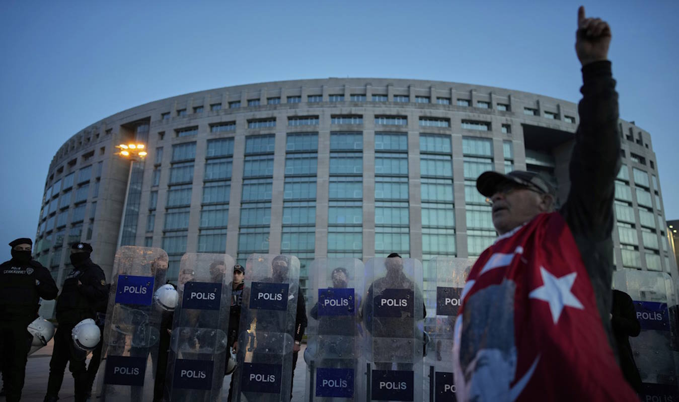 Την προφυλάκιση Ιμάμογλου ζήτησε ο Τούρκος εισαγγελέας – Σήμερα Κυριακή αναμένεται η απόφαση