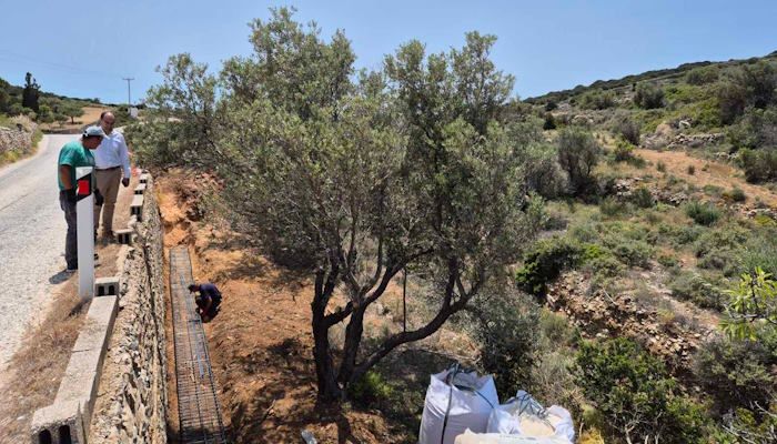 Εργασίες αποκατάστασης λιθοδομών οδικού δικτύου στο Καμάρι Αγκαιριάς