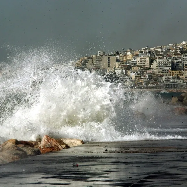Ισχυροί βοριάδες με ριπές που άγγιξαν τα 100 χιλιόμετρα στην Τήνο το Σάββατο