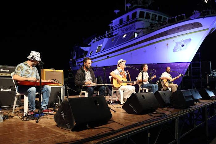 Ολοκληρώθηκε με επιτυχία το 9ο φεστιβάλ ρεμπέτικου «η Σύρα του Μάρκου Βαμβακάρη»