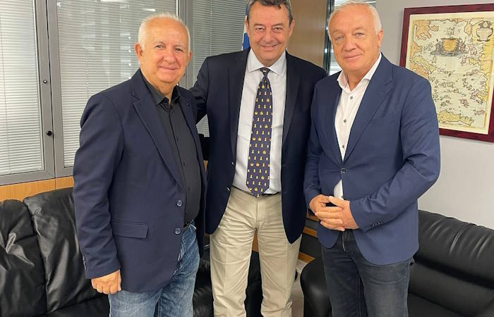 Μάρκος Καφούρος: Στο επίκεντρο τα ζητήματα που αντιμετωπίζουν
οι Κυκλάδες στην Υγεία