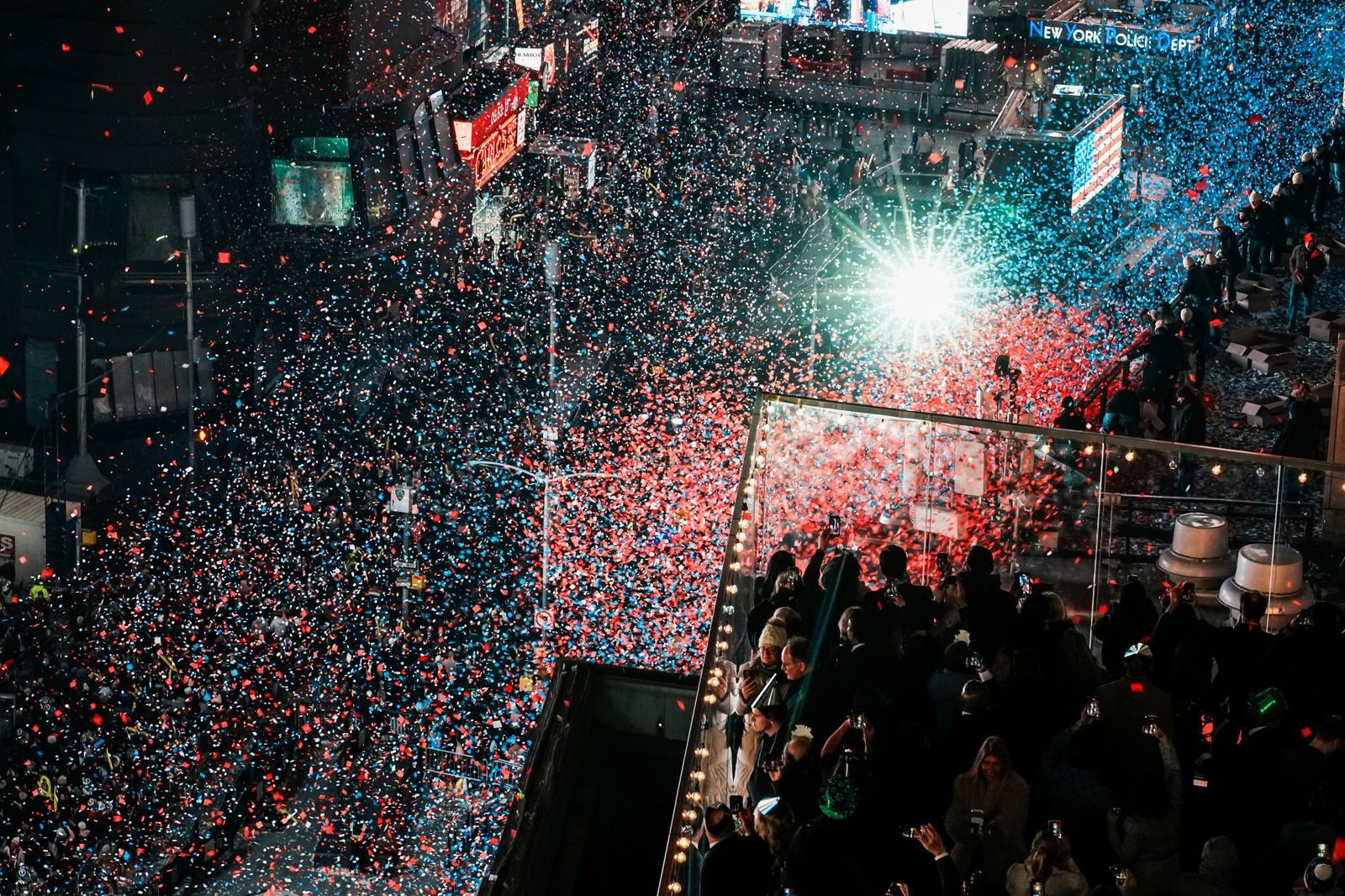 Πρωτοχρονιά 2026: Εντυπωσιακοί εορτασμοί στην Ελλάδα και τον κόσμο