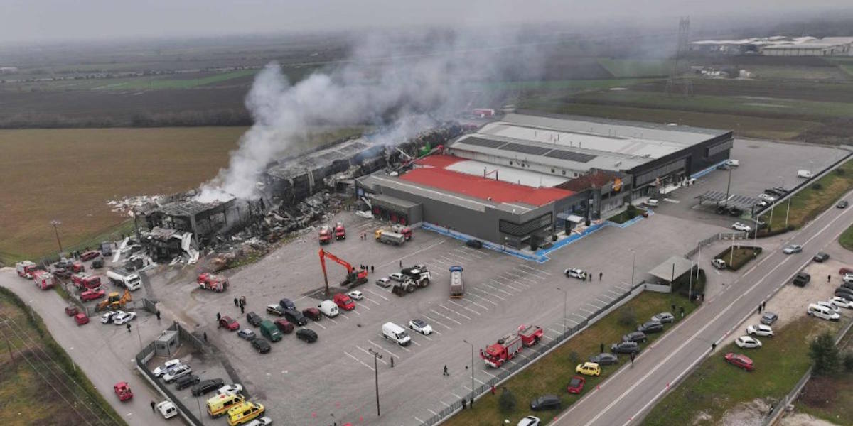 «Βιολάντα»: Σε πένθος τα Τρίκαλα - Nέες εικόνες από το εργοστάσιο