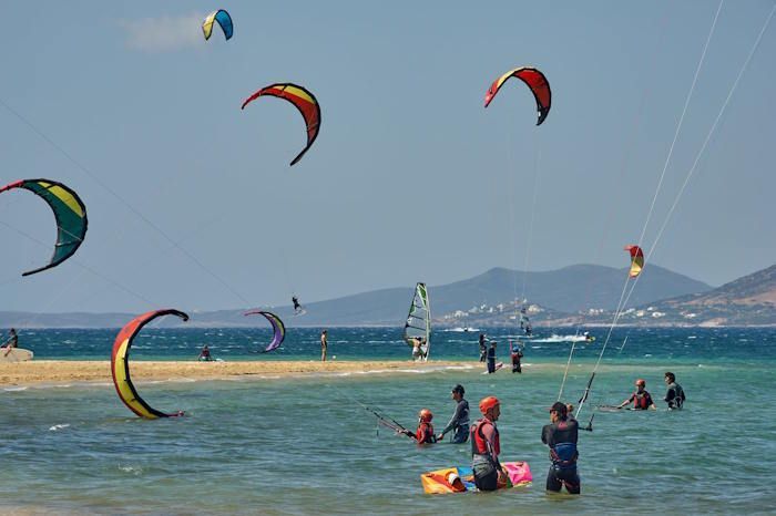 Η Πάρος στους κορυφαίους προορισμούς για Kite Surfing με αναγνώριση από την TUI Musement και το Euronews