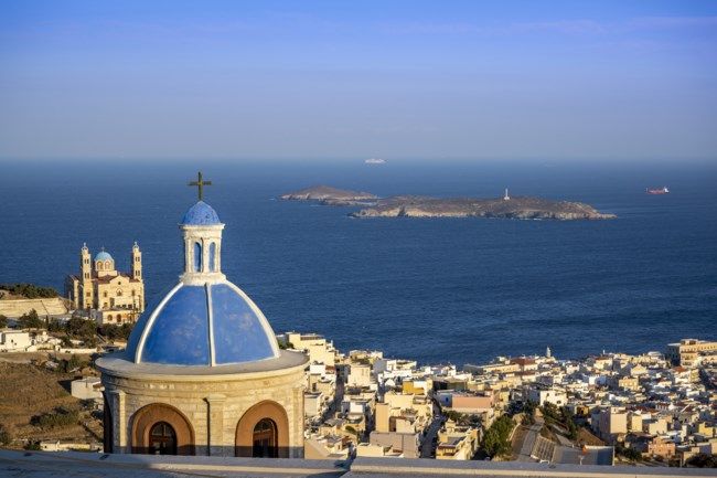 "Διαμάντι των Κυκλάδων": Το νησί που αποθεώνουν τα ξένα μέσα
