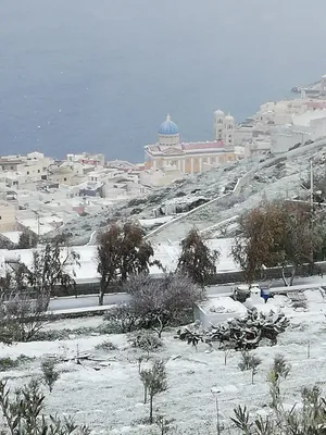 Κακοκαιρία Ελπίς: Μαγικές εικόνες από Άνδρο, Σύρο, Τήνο, Μύκονο, Νάξο- Στα λευκά και η Πάρος