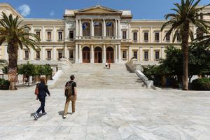 Ανατροπή στον δήμο Σύρου: Αλλαγές μετά την απόσυρση του Γιώργου Μαραγκού – Ερωτηματικό η στάση του νυν δημάρχου
