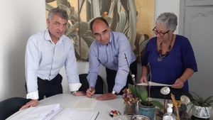Υπεγράφη η παραχώρηση του ακινήτου για την ανέγερση του γυμνασίου Παροικιάς μεταξύ περιφέρειας και δήμου !