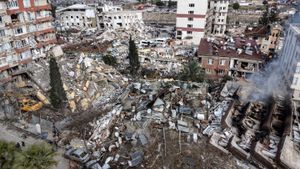 Τουρκία: Χαμός με την Ερυθρά Ημισέληνο - Πούλησε αντί να δωρίσει σκηνές σε σεισμόπληκτους!
