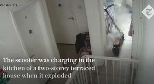 Ηλεκτρικό σκούτερ στις φλόγες μέσα σε σπίτι (βίντεο)