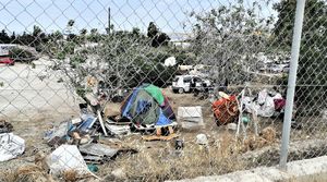 Μηνυτήρια αναφορά του δήμου Πάρου στον Εισαγγελέα για καταλήψεις από τους Ρομά