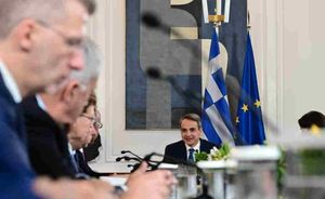 Κυριάκος Μητσοτάκης:  Καλύτεροι μισθοί, καλύτερη δημόσια υγεία, καλύτερο κράτος