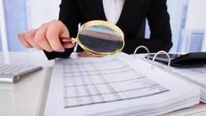 Μαζικοί έλεγχοι της εφορίας σε όσους δηλώνουν χαμηλά εισοδήματα κάτω των 10.000 ευρώ