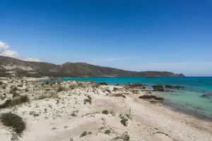Αυτή είναι η ομορφότερη παραλία του κόσμου – και είναι ελληνική - Στην πρώτη δεκάδα και μία από τις Κυκλάδες