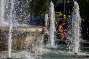 Καύσωνας Κλέων: "Καμίνι" και σήμερα Σάββατο η χώρα - Αναλυτική πρόγνωση (χάρτες -video)