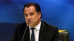 Άδ. Γεωργιάδης: Θα μετατραπεί σε αναλογική η κράτηση του 30% στη σύνταξη για τους εργαζόμενους συνταξιούχους
