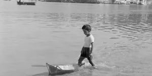 Aνέμελα καλοκαίρια του '60, σε Μύκονο, Άνδρο, Πάρο, μέσα από vintage φωτογραφίες