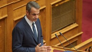 Mάχη στη Βουλή για τις πυρκαγιές και τις κυβερνητικές πρωτοβουλίες αντιμετώπισης της κλιματικής κρίσης