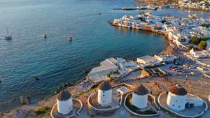 Μύκονος: Διαρροή λυμάτων στο παλιό λιμάνι – Έφυγε ο κόσμος από τα μαγαζιά