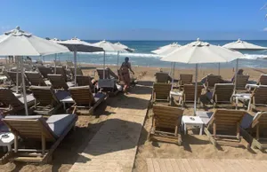 Beach bar στη Χαλκιδική: Aπαγόρευσαν να ταΐσουν με δικό τους φαγητό το μωρό!