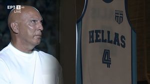 H φανέλα του δακρυσμένου Νίκου Γκάλη με την εθνική στον ουρανό του ΟΑΚΑ
