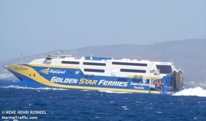 Ταλαιπωρία για 719 επιβάτες: Στο λιμάνι της Μυκόνου επέστρεψε το «Superexpress»
