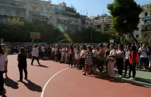Πρώτο κουδούνι σήμερα στα σχολεία – Την επόμενη Δευτέρα στη Θεσσαλία