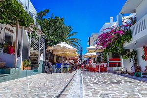 Η Ελλάδα ως πρόταση για φθινοπωρινό τουρισμό από τους Times - Αντίπαρος για τις οικογένειες