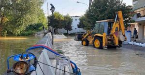Κακοκαιρία Daniel: Εκκενώνονται τρία χωριά στη Λάρισα – Στα 9,5 μέτρα η στάθμη του Πηνειού